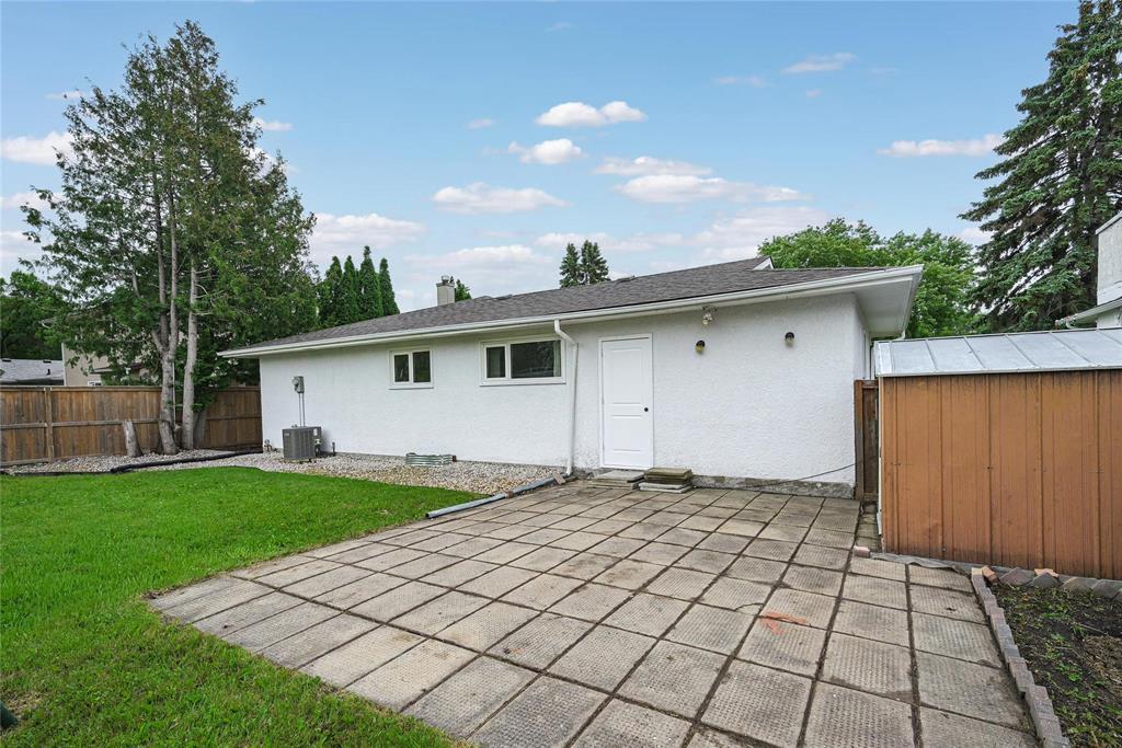 88 Wadham Bay, Winnipeg, Manitoba  R3T 3K3 - Photo 3 - 202614783