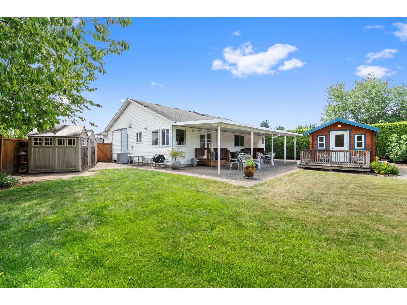 45017 Stratford Place, Sardis South, Chilliwack, British Columbia  V2R 2Z2 - Photo 2 - R3139484