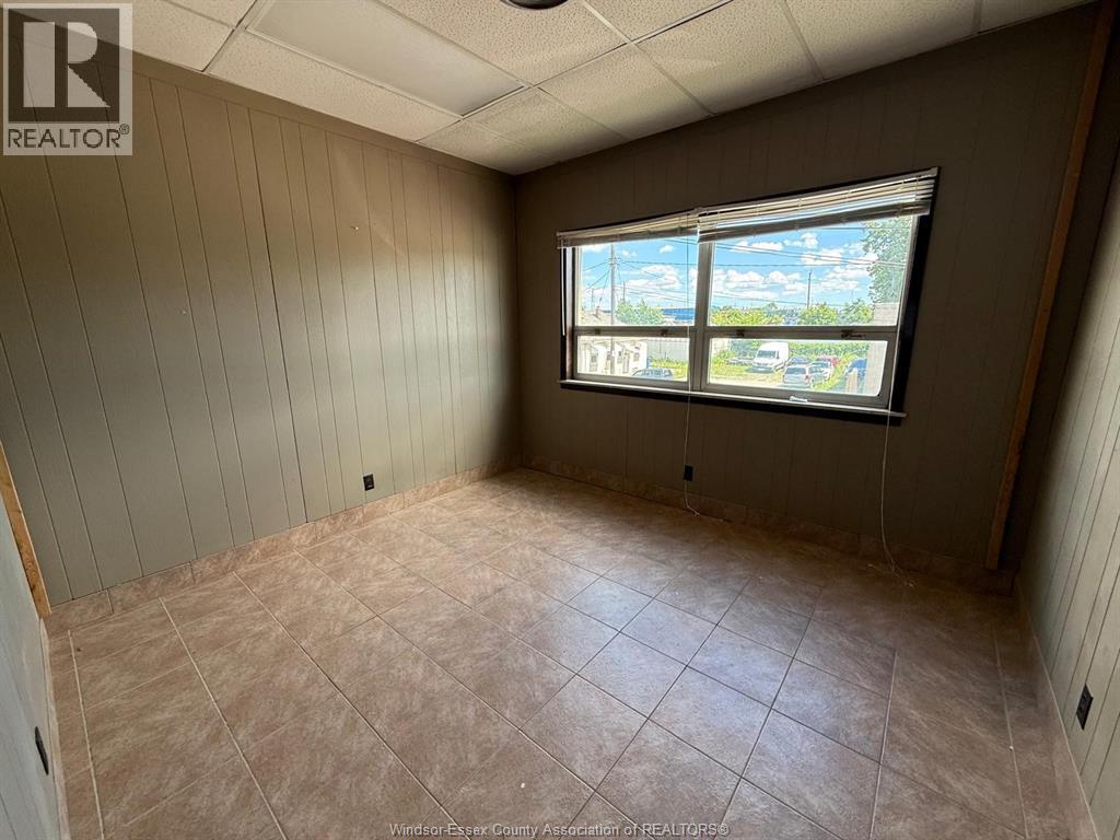 2490 Mcdougall Street, Windsor, Ontario  N8X 3N7 - Photo 4 - 26015133