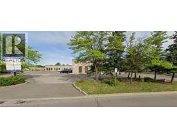100 LANCING Drive Unit# 10, Hamilton, Ontario