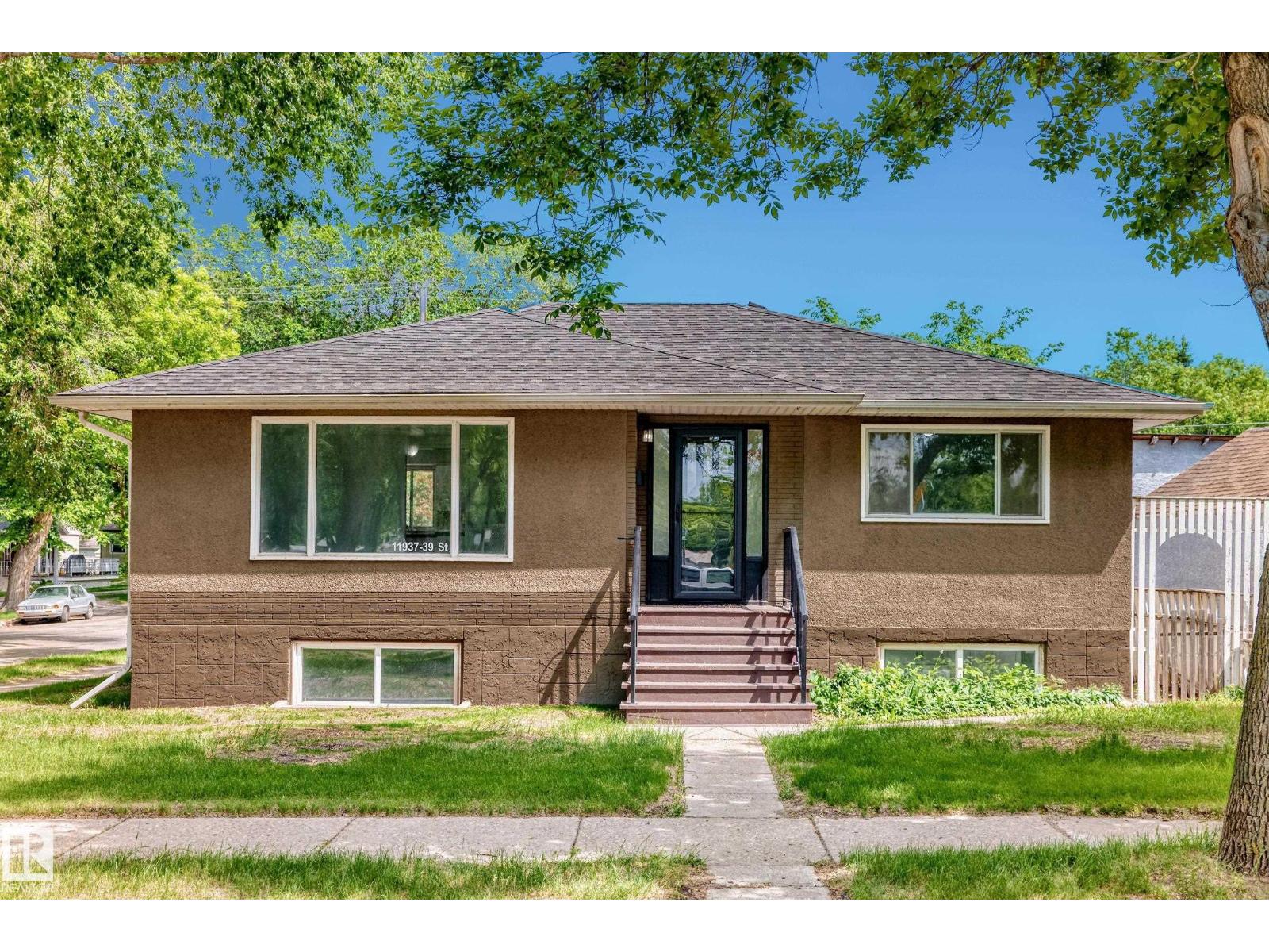 11937 39 ST NW NW, Edmonton, Alberta