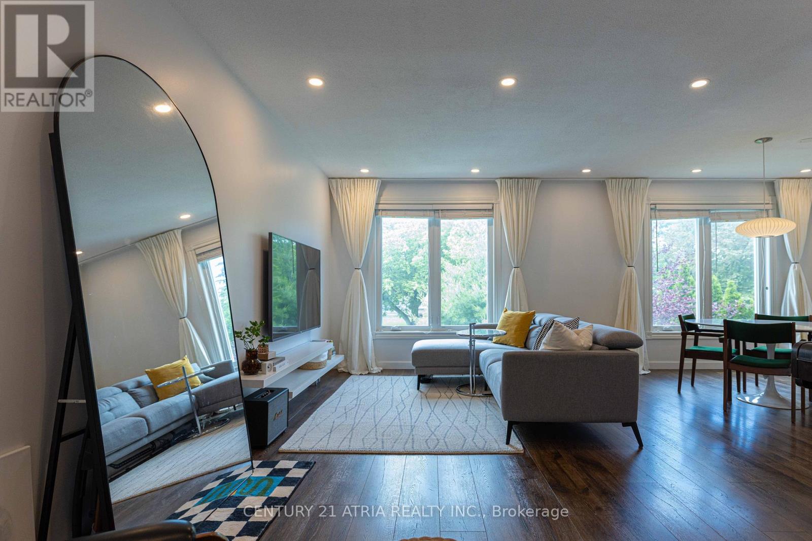 87 WINSTANLY CRESCENT, Toronto, Ontario