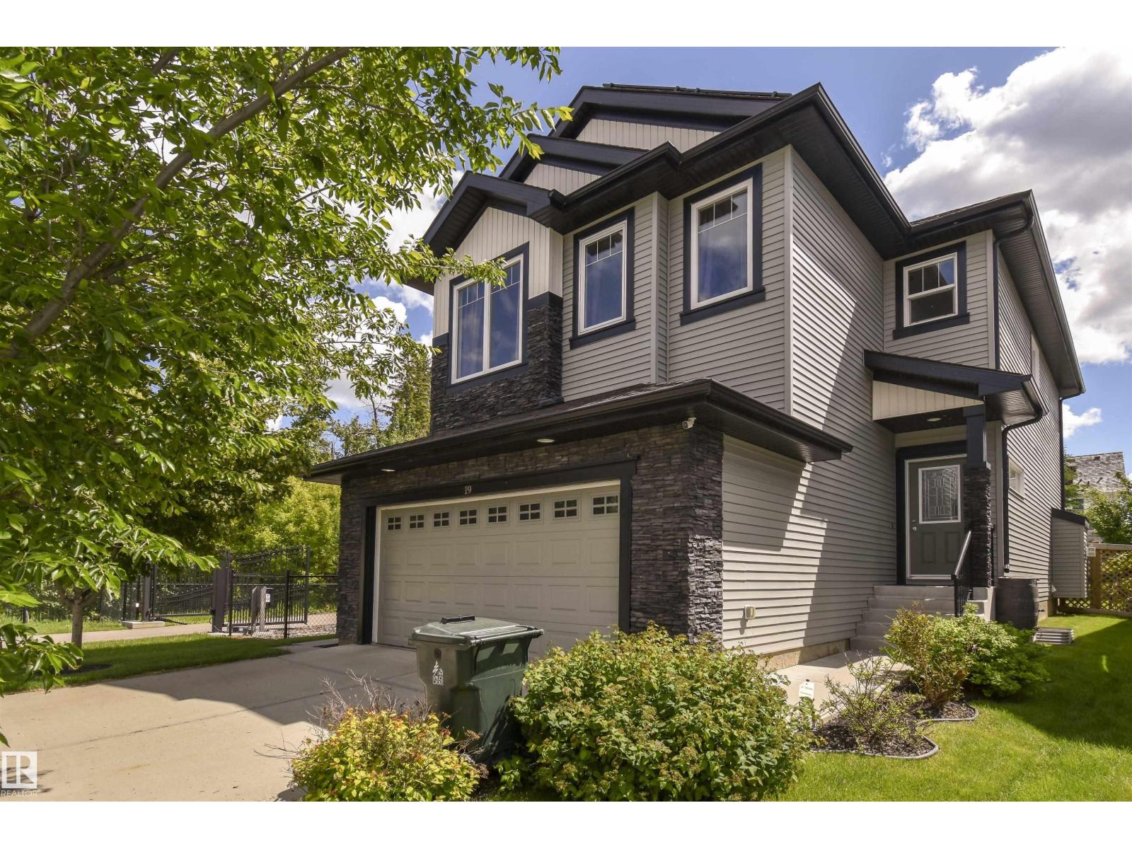 19 Meadowgrove LN, Spruce Grove, Alberta