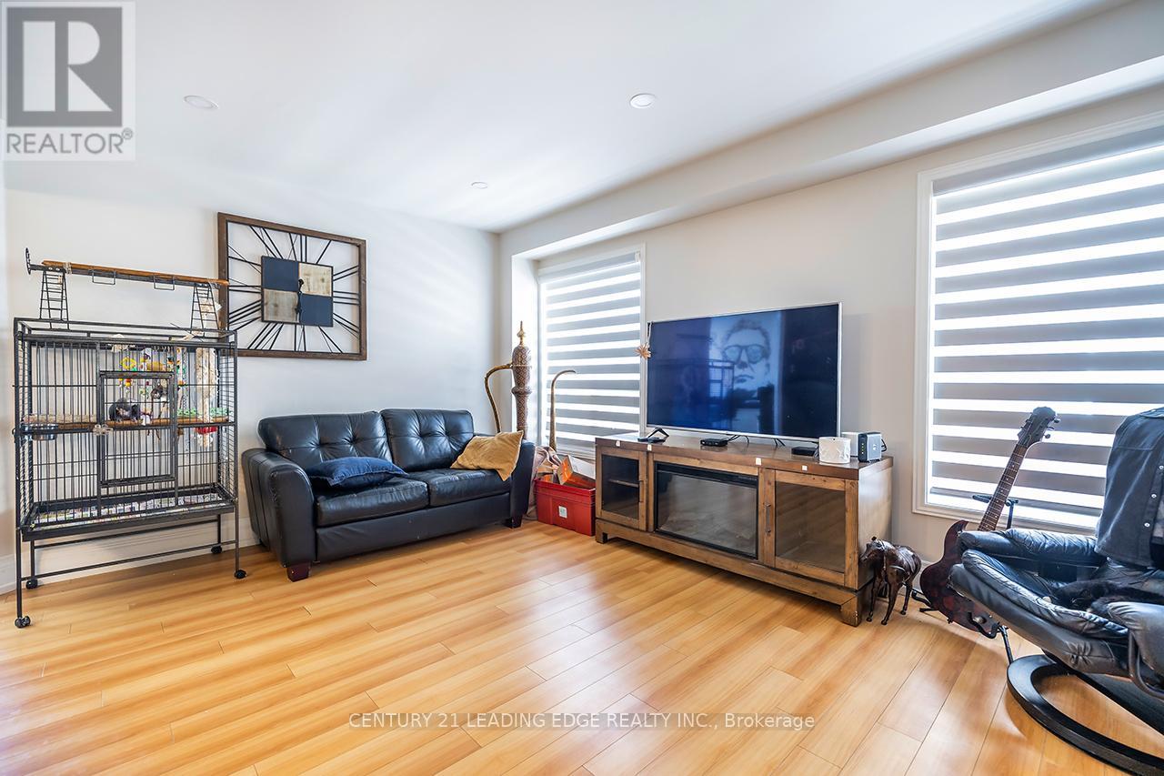 15 Warren Bradley Street, Markham, Ontario  L6C 2W5 - Photo 23 - N13468192