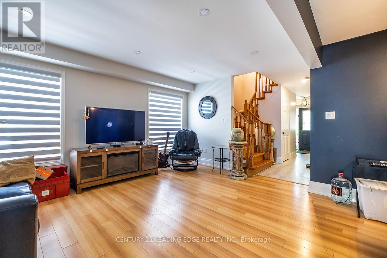 15 Warren Bradley Street, Markham, Ontario  L6C 2W5 - Photo 17 - N13468192