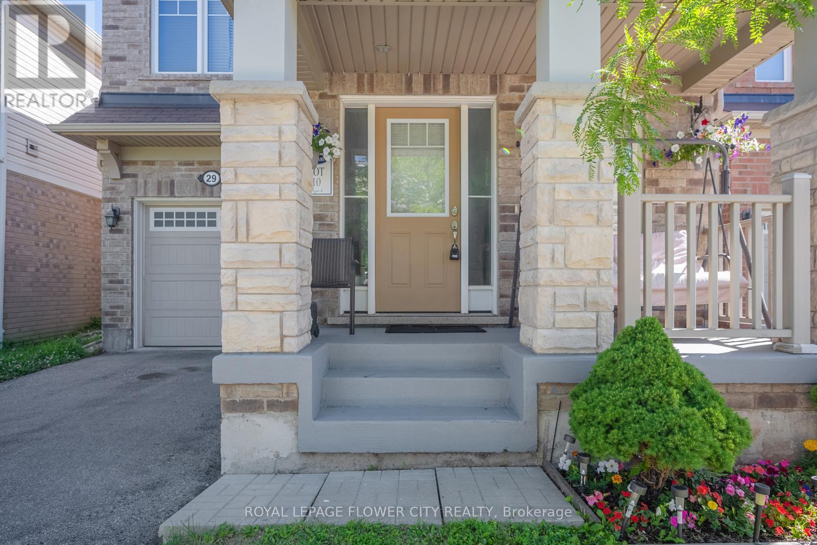 29 Klemscott Road, Brampton, Ontario  L7A 0G2 - Photo 3 - W13483418