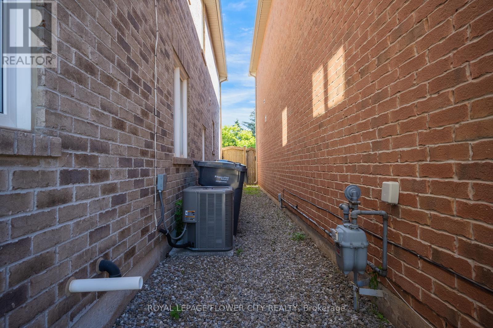 29 Klemscott Road, Brampton, Ontario  L7A 0G2 - Photo 49 - W13483418