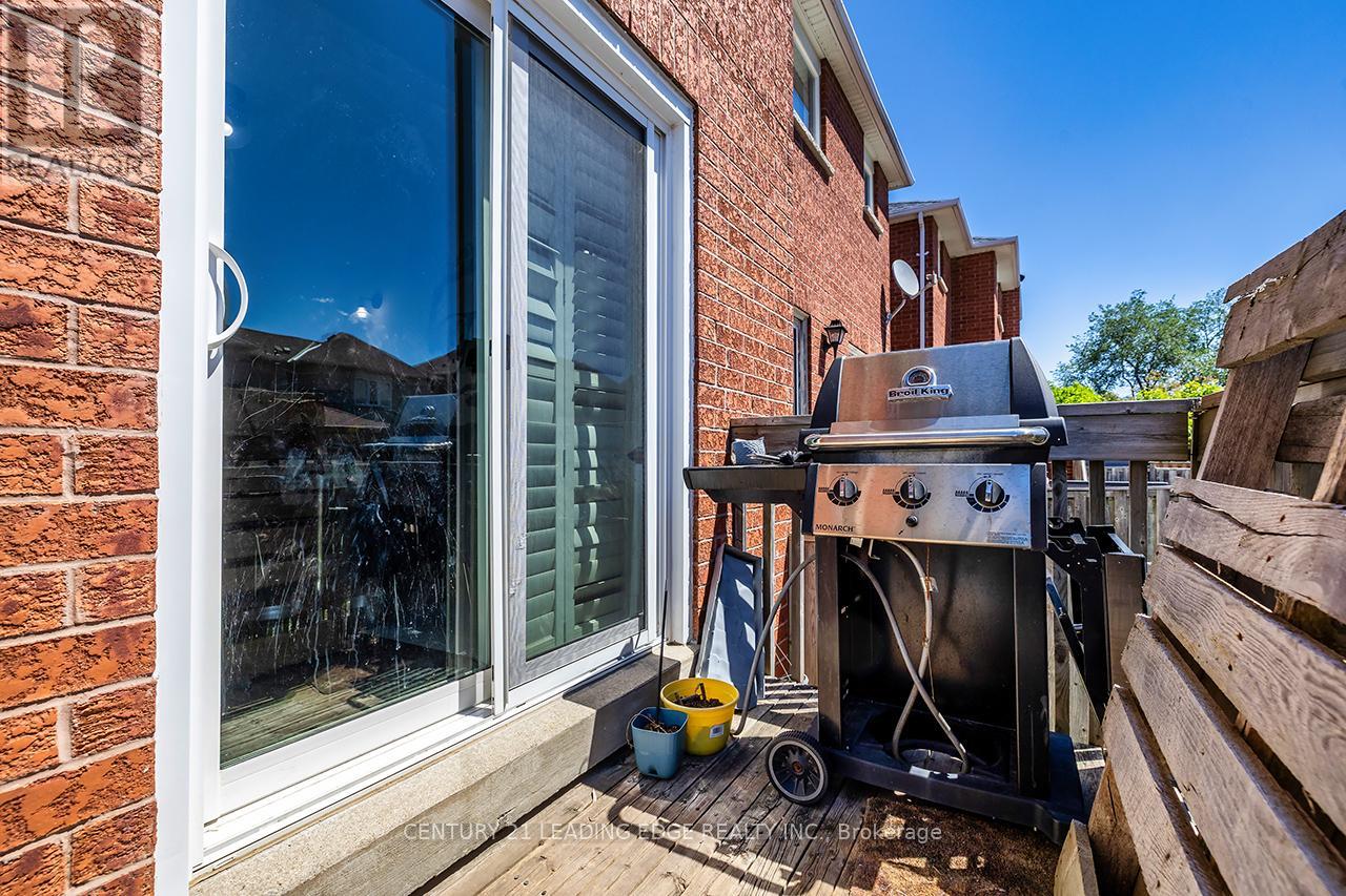 15 Warren Bradley Street, Markham, Ontario  L6C 2W5 - Photo 34 - N13468192