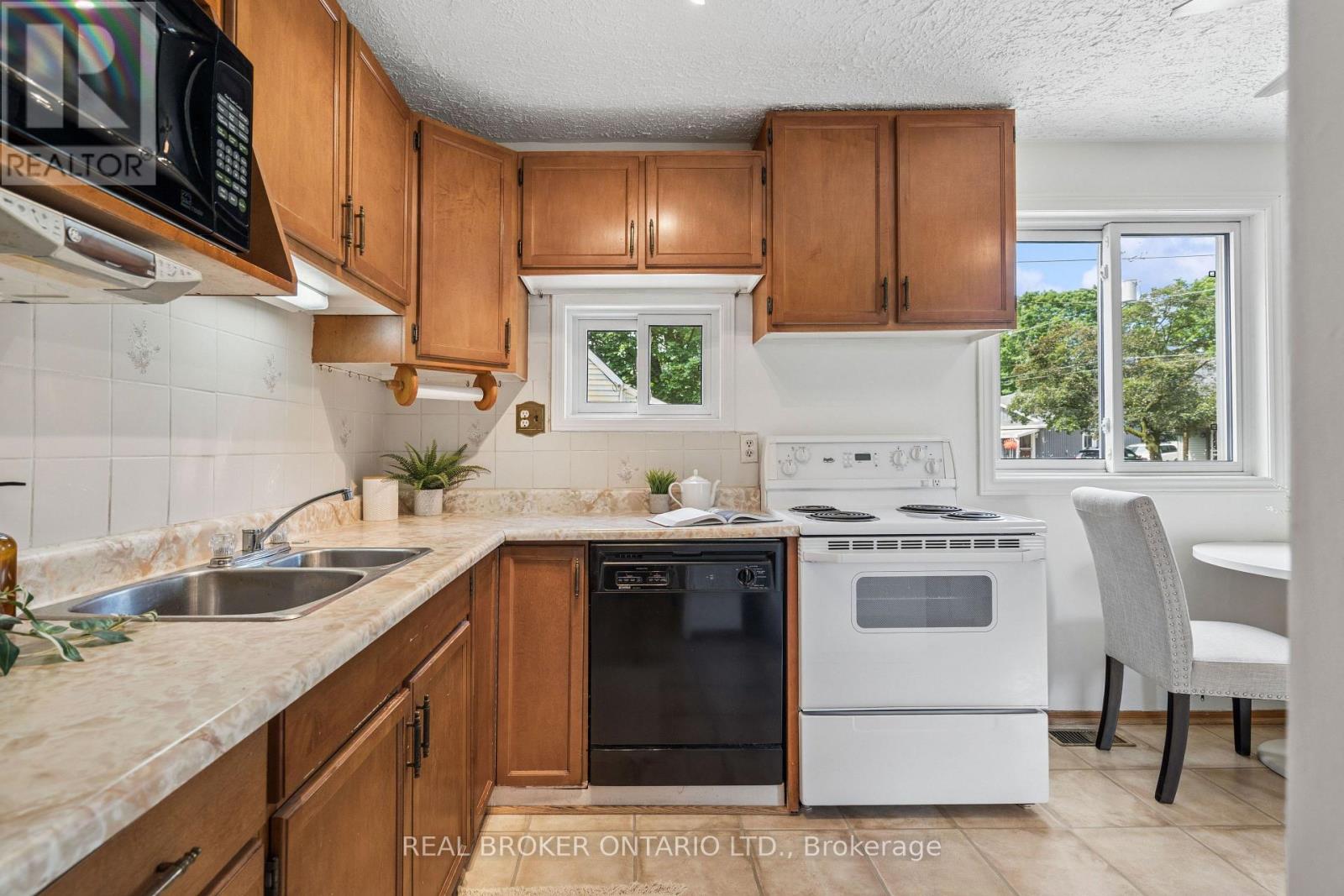 230 Mason Boulevard, Halton Hills, Ontario  L7J 1A8 - Photo 10 - W13486196