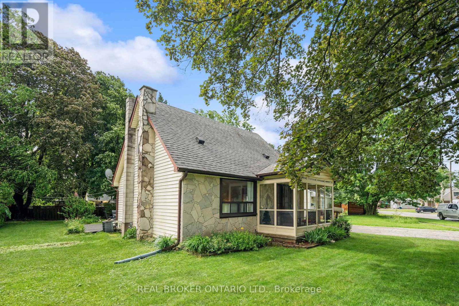 230 Mason Boulevard, Halton Hills, Ontario  L7J 1A8 - Photo 5 - W13486196