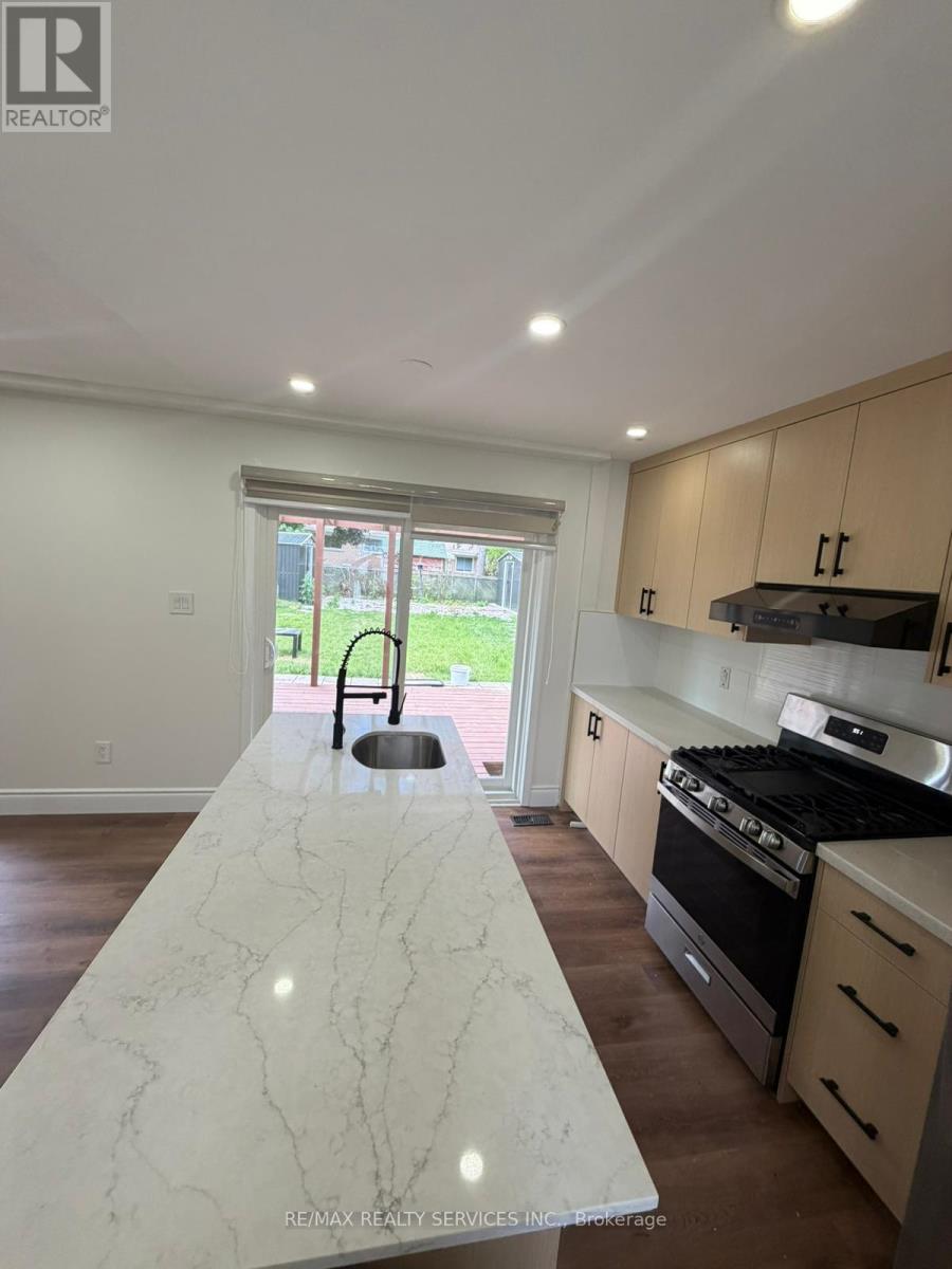 46 Staveley Crescent, Brampton (Brampton East), Ontario  L6W 2R9 - Photo 7 - W13486238