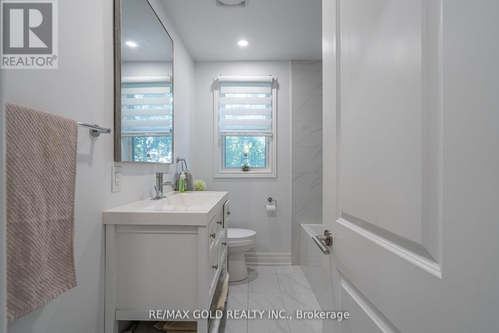 2015 Stanfield Road, Mississauga, Ontario  L4Y 1R2 - Photo 14 - W13486250
