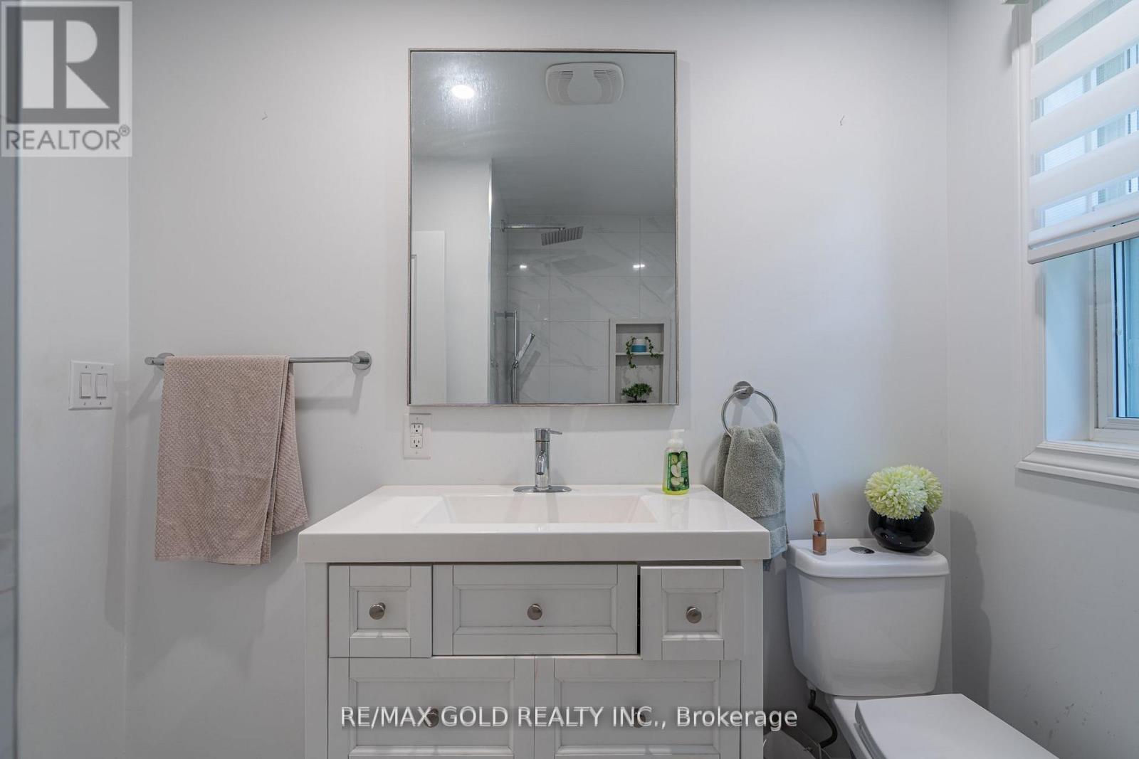 2015 Stanfield Road, Mississauga, Ontario  L4Y 1R2 - Photo 15 - W13486250