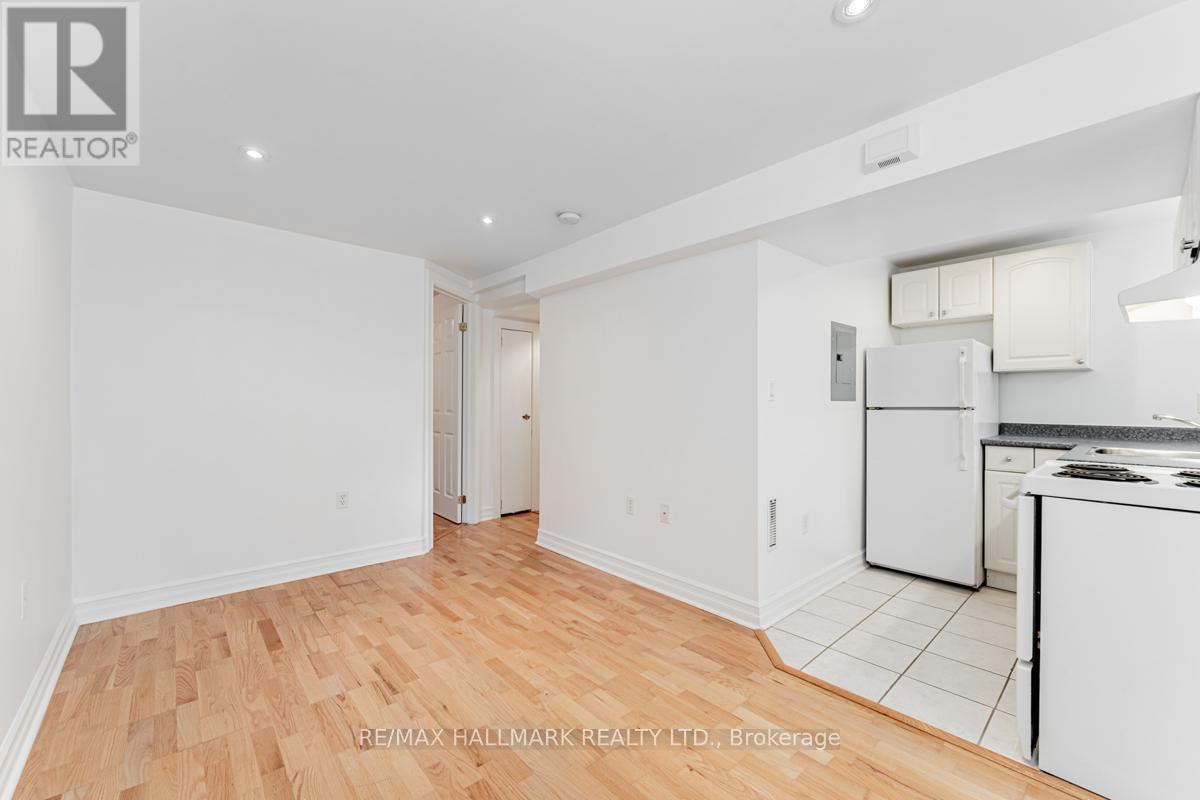 2 - 47 Manchester Avenue, Toronto, Ontario  M6G 1V4 - Photo 11 - W13486258