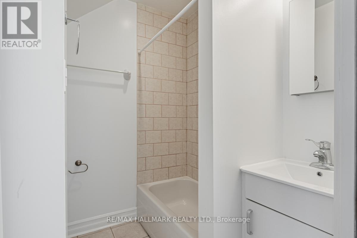 2 - 47 Manchester Avenue, Toronto, Ontario  M6G 1V4 - Photo 21 - W13486258