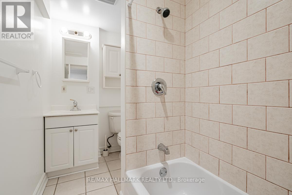 2 - 47 Manchester Avenue, Toronto, Ontario  M6G 1V4 - Photo 22 - W13486258