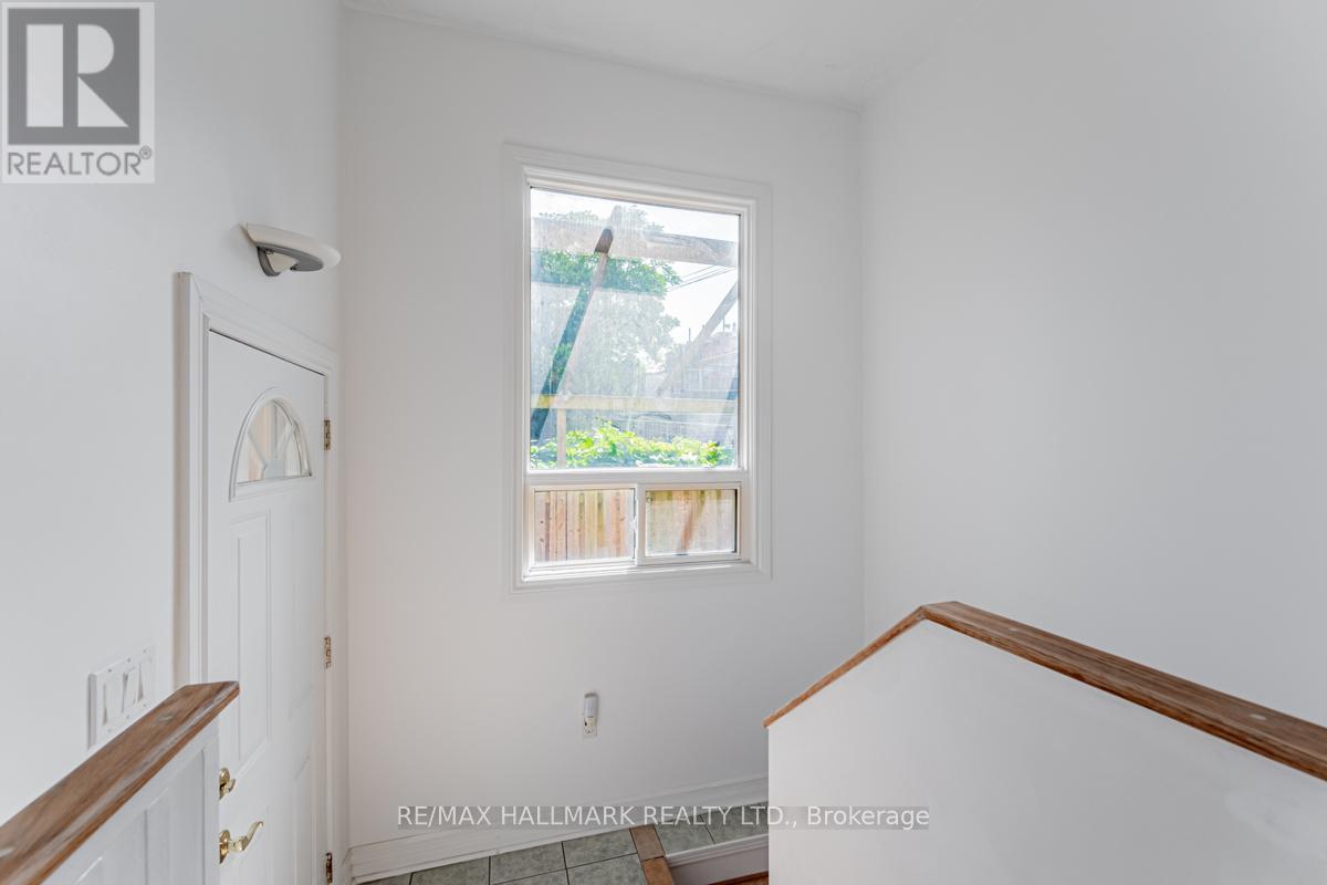 2 - 47 Manchester Avenue, Toronto, Ontario  M6G 1V4 - Photo 9 - W13486258
