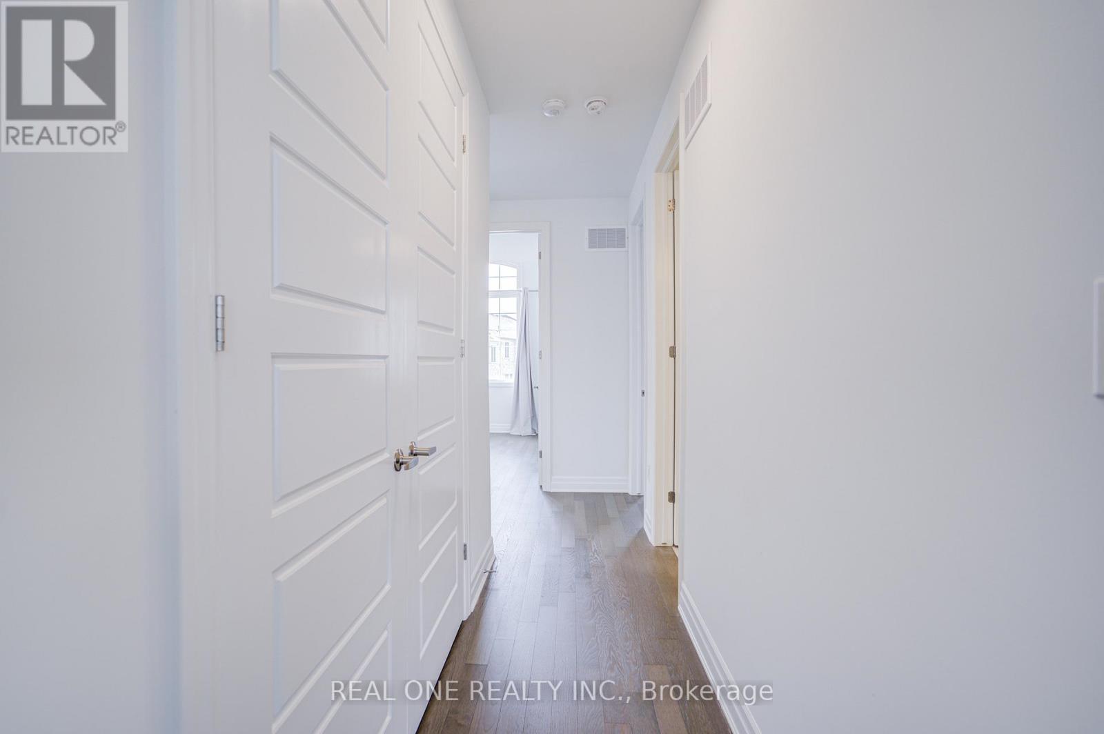 Main (Upper Level) - 1204 Onyx Trail, Oakville, Ontario  L6H 7G1 - Photo 29 - W13486280