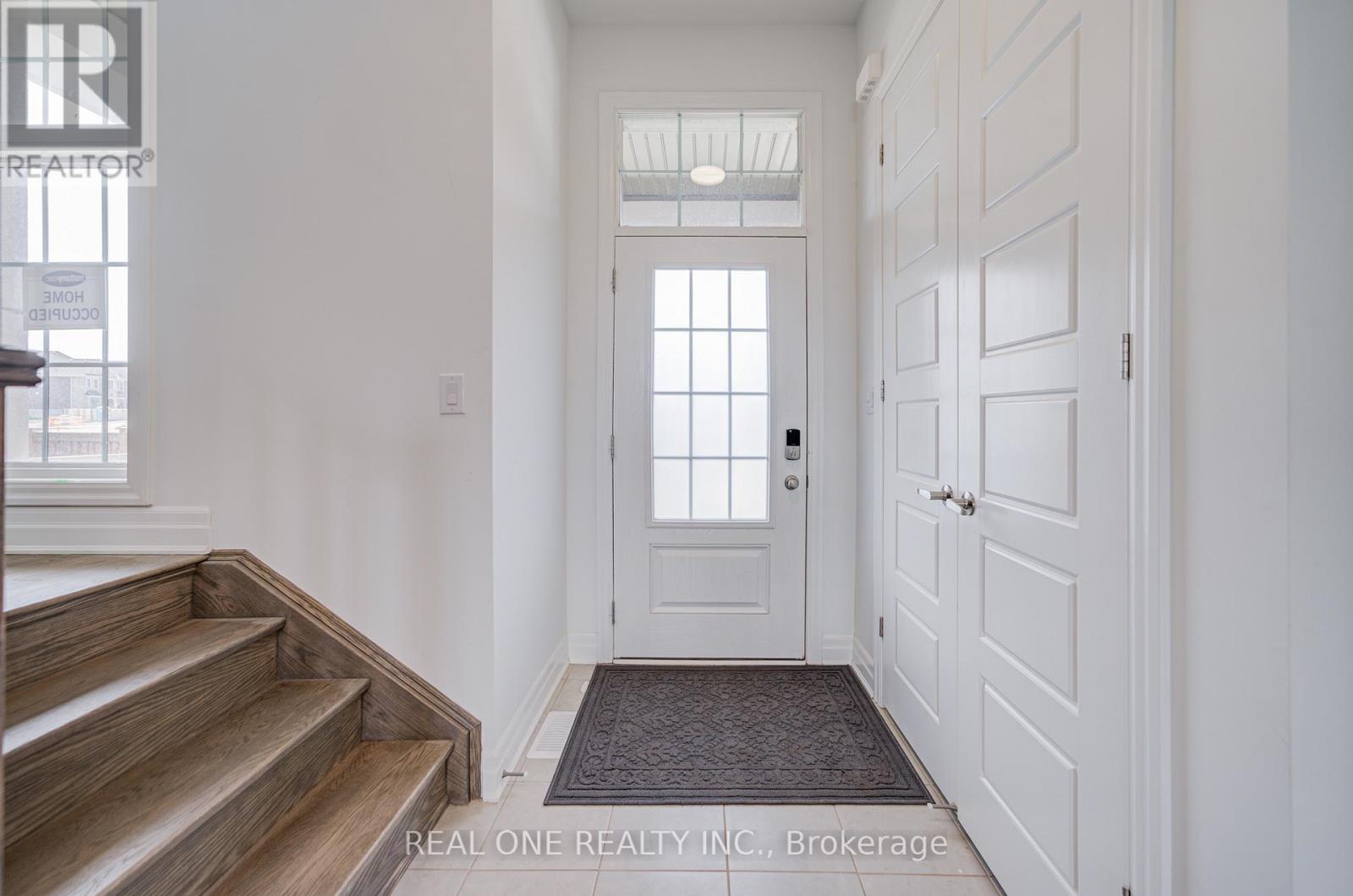 Main (Upper Level) - 1204 Onyx Trail, Oakville, Ontario  L6H 7G1 - Photo 4 - W13486280