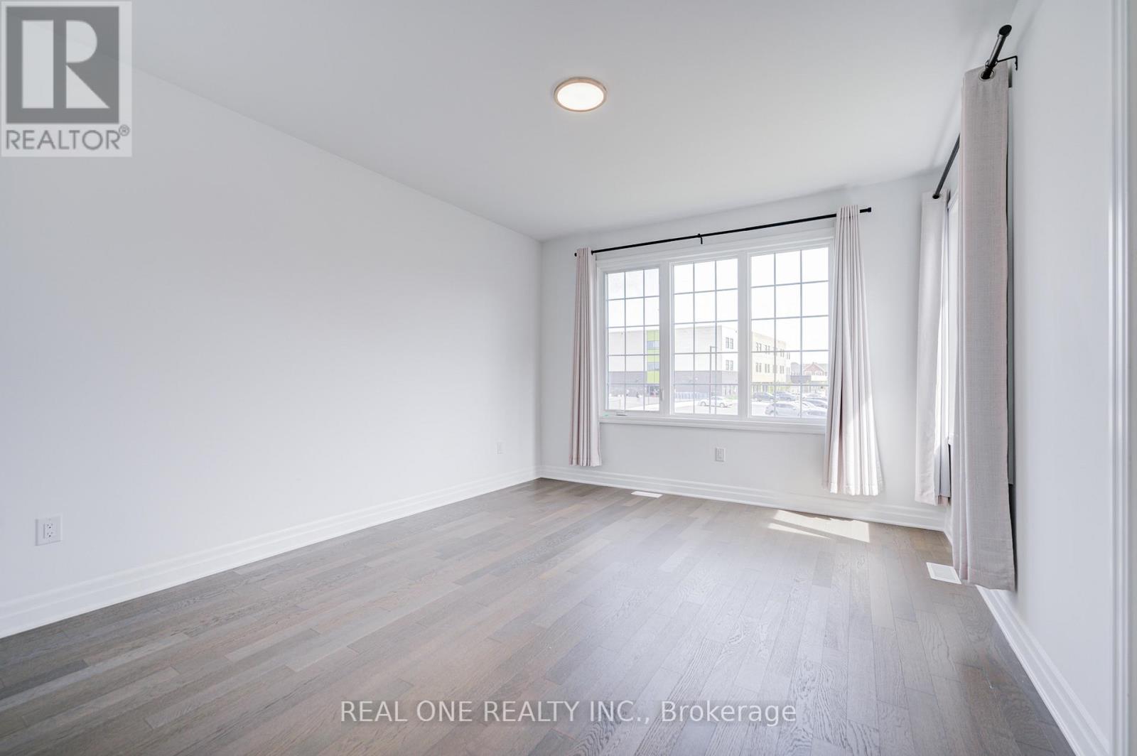 Main (Upper Level) - 1204 Onyx Trail, Oakville, Ontario  L6H 7G1 - Photo 40 - W13486280