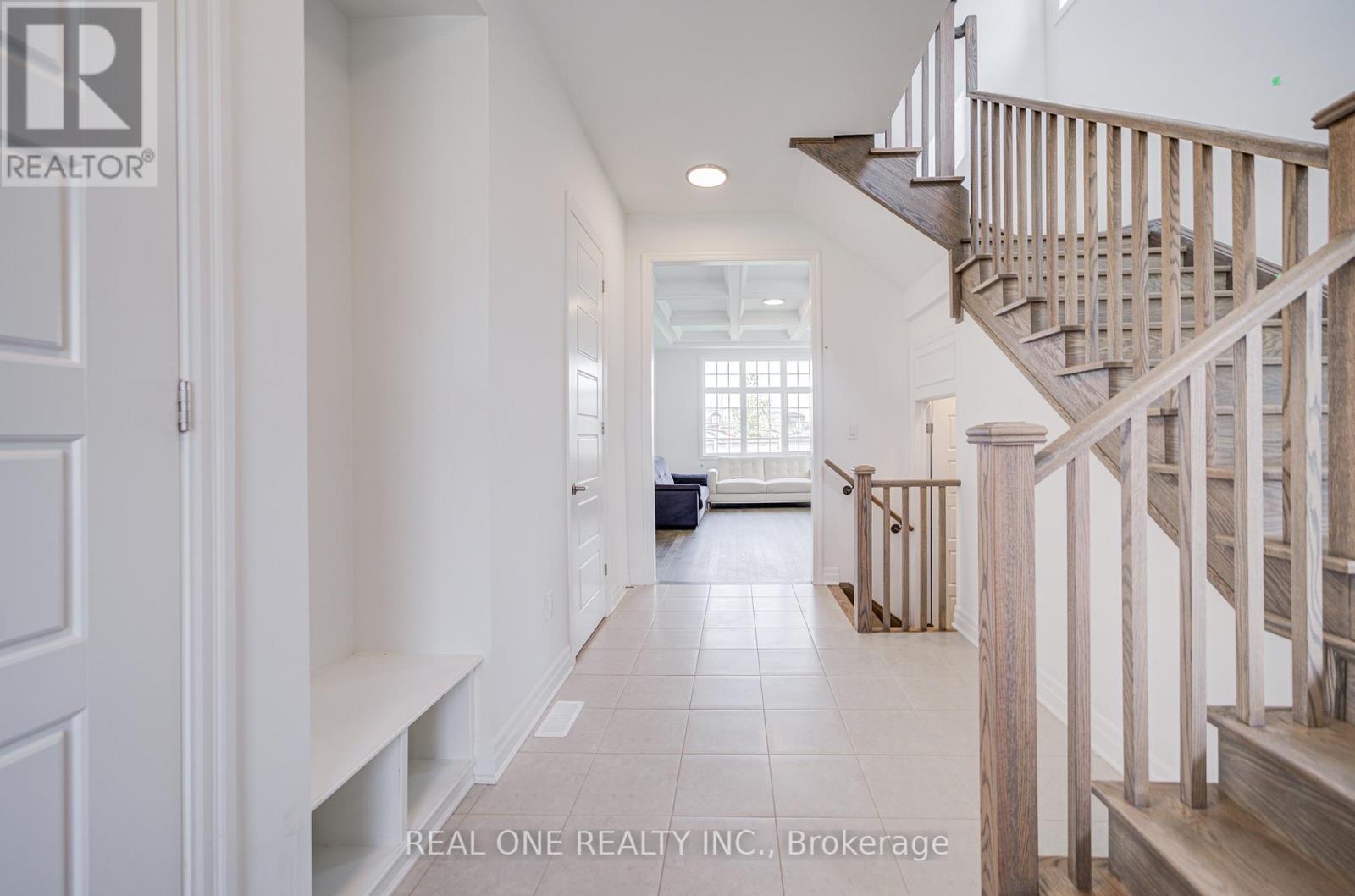 Main (Upper Level) - 1204 Onyx Trail, Oakville, Ontario  L6H 7G1 - Photo 7 - W13486280