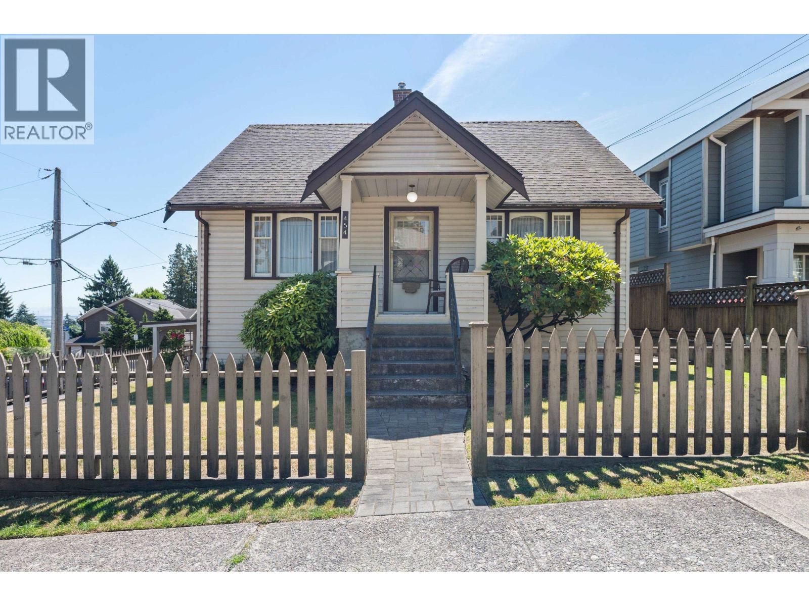 454 ELMER STREET, New Westminster, British Columbia
