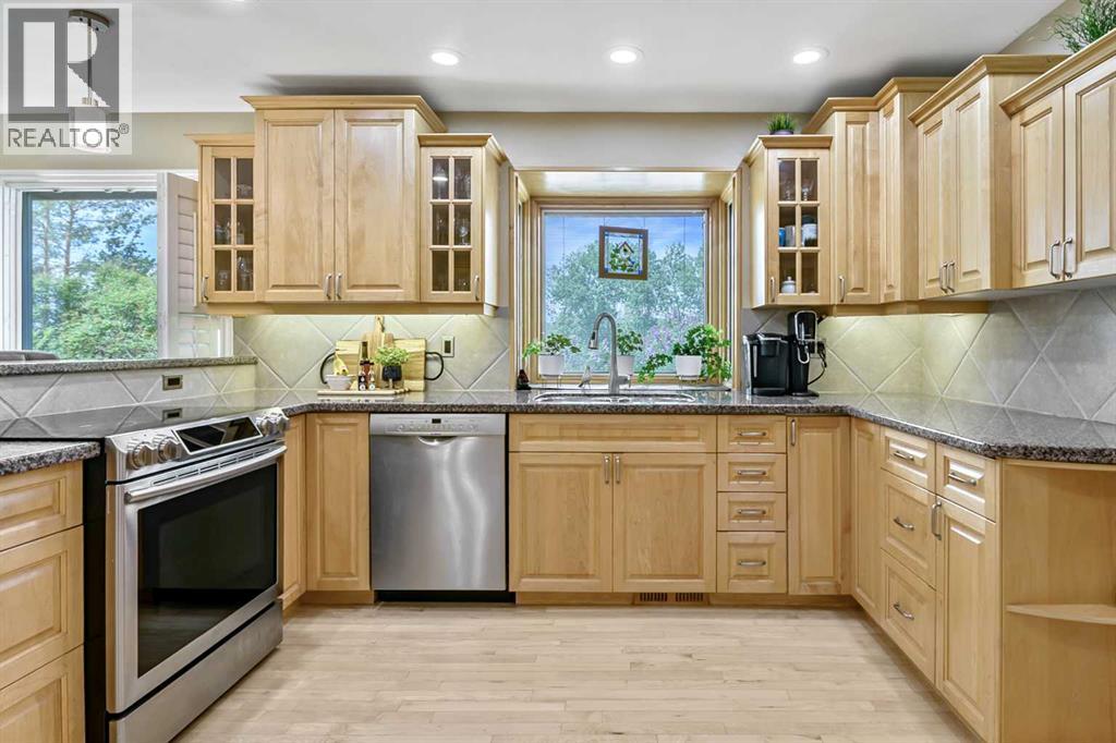 39 Canova Close Sw, Calgary, Alberta  T2W 3P7 - Photo 9 - A2315712
