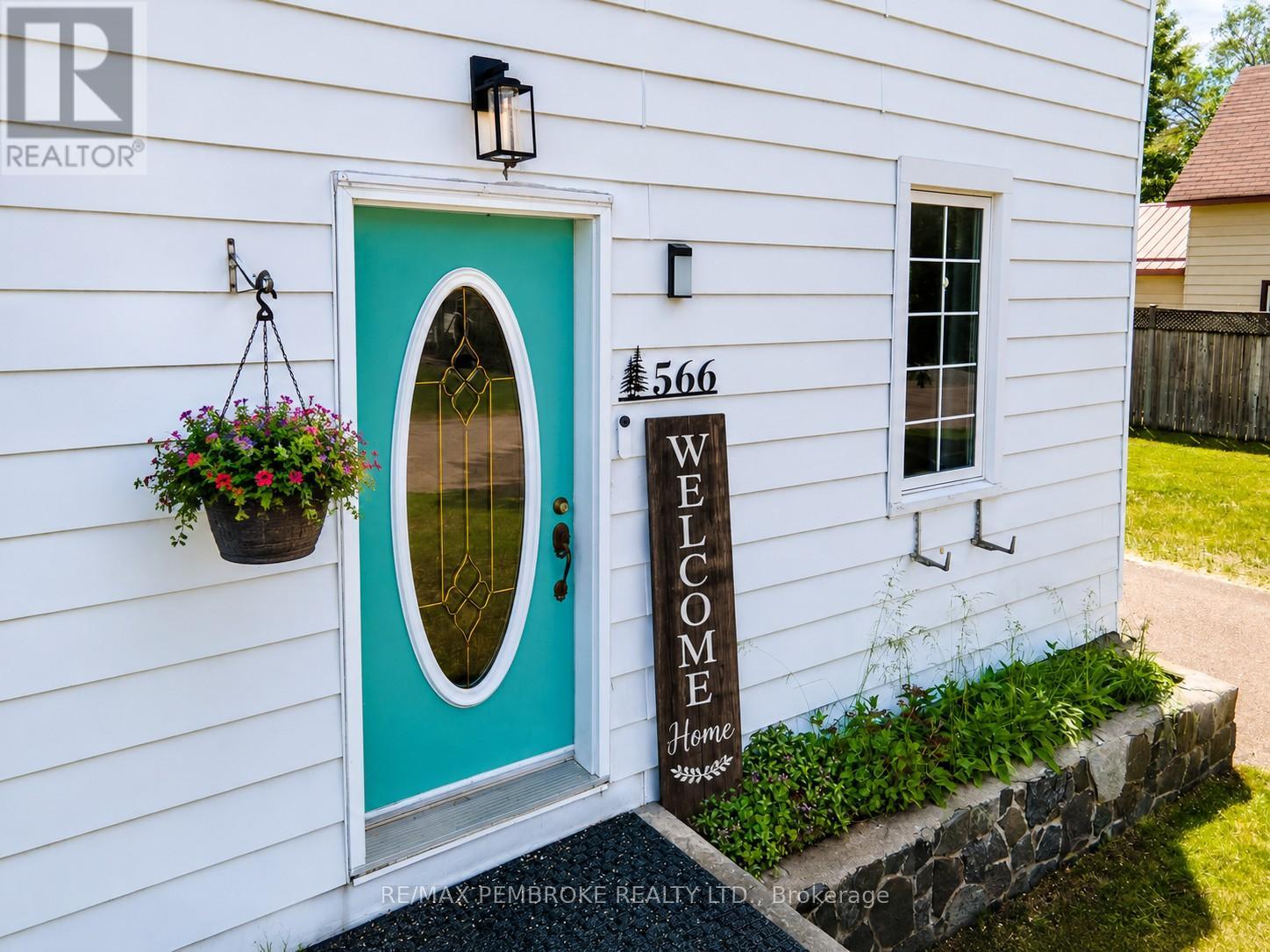 566 Perth Street, Pembroke, Ontario K8A 6B6 - Photo 2 - X13486418