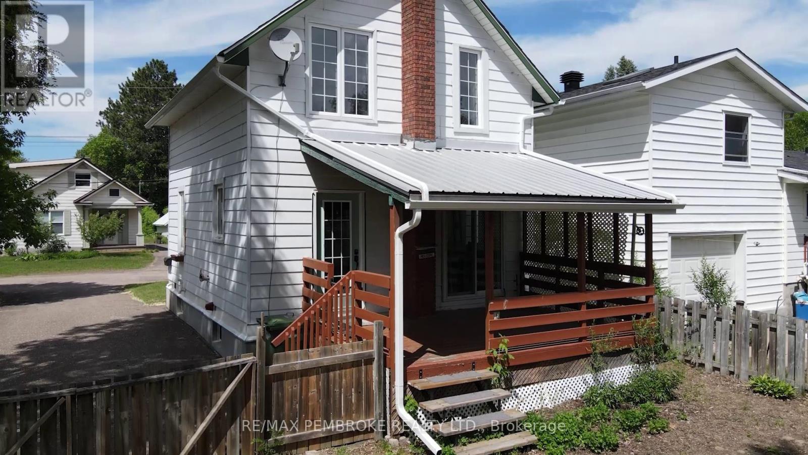 566 Perth Street, Pembroke, Ontario K8A 6B6 - Photo 3 - X13486418