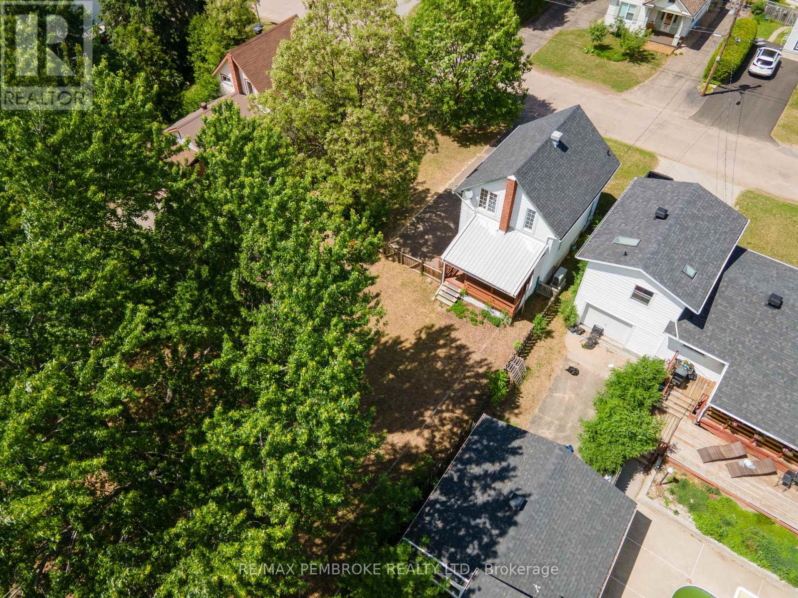 566 Perth Street, Pembroke, Ontario  K8A 6B6 - Photo 8 - X13486418