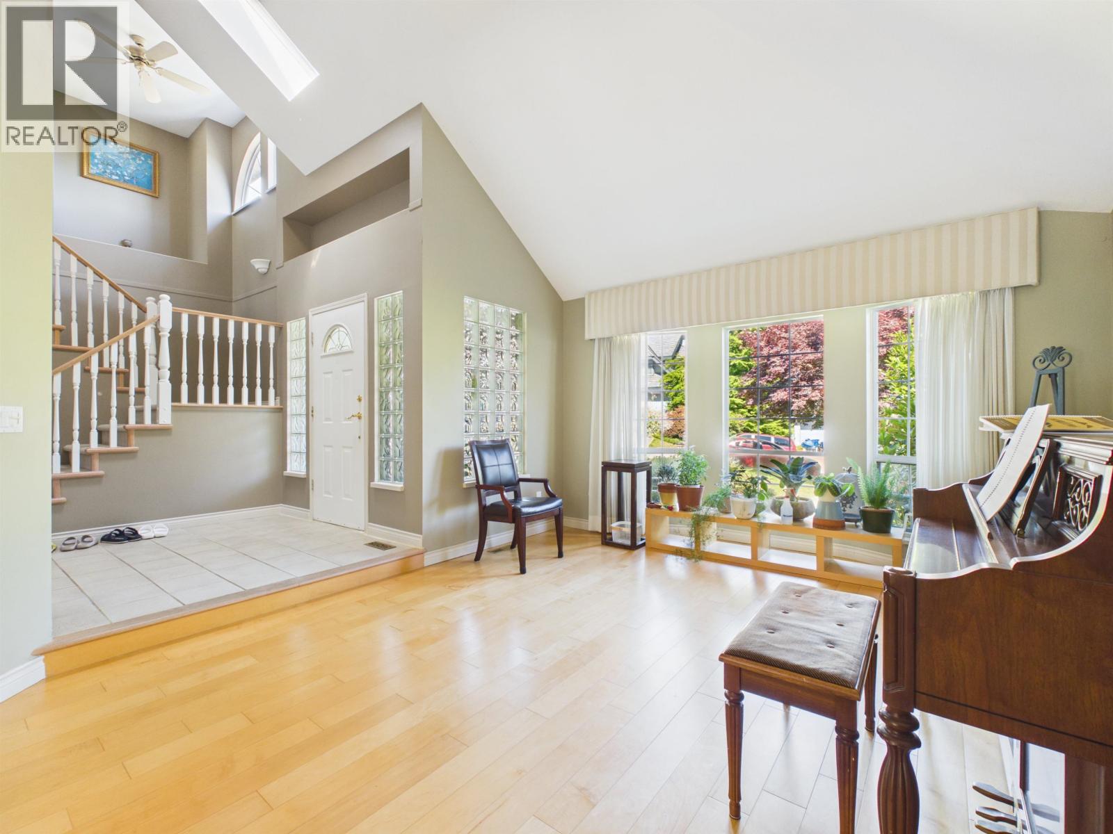 35 Wildwood Drive, Port Moody, British Columbia  V3H 4M5 - Photo 3 - R3139684