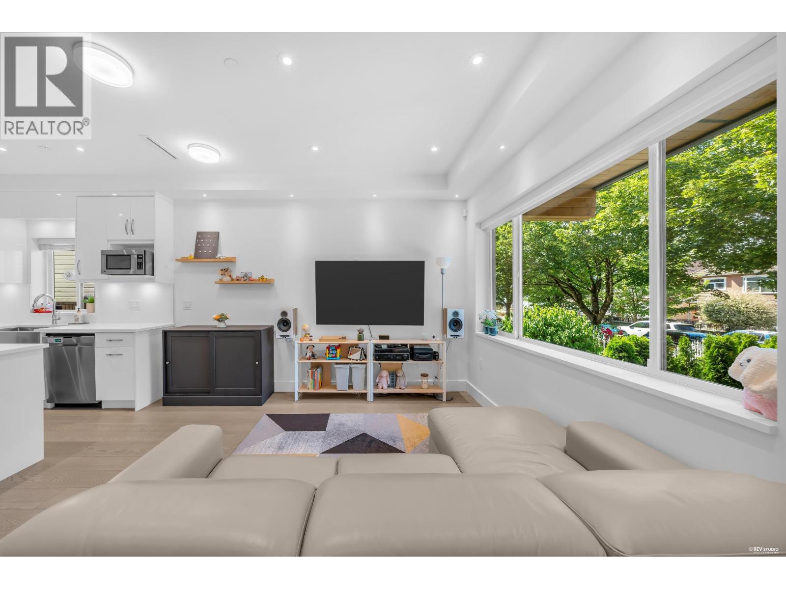 3342 E 24th Avenue, Vancouver, British Columbia  V5R 1G4 - Photo 5 - R3139760
