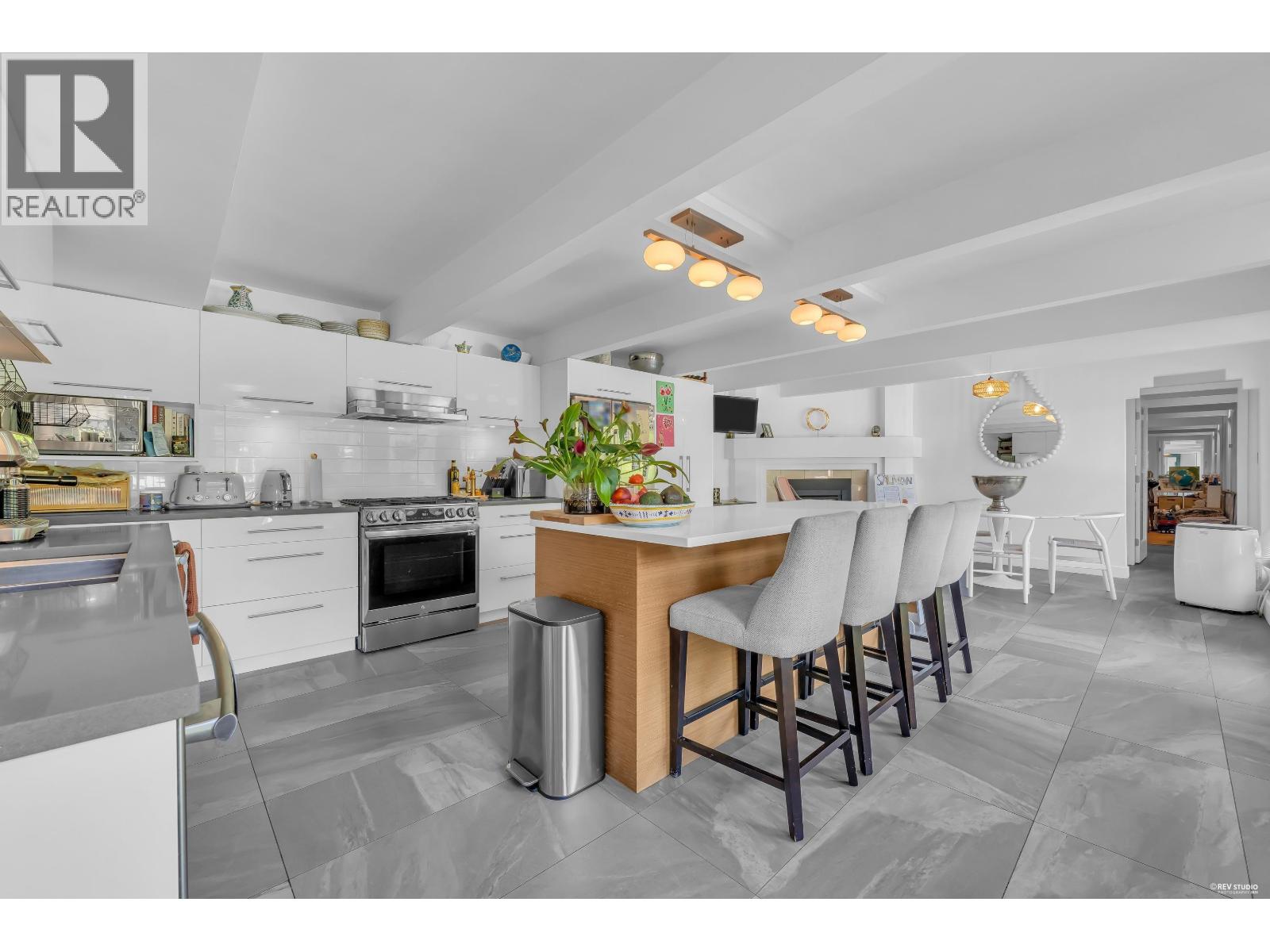 1555 Queens Avenue, West Vancouver, British Columbia  V7V 0B2 - Photo 3 - R3139797