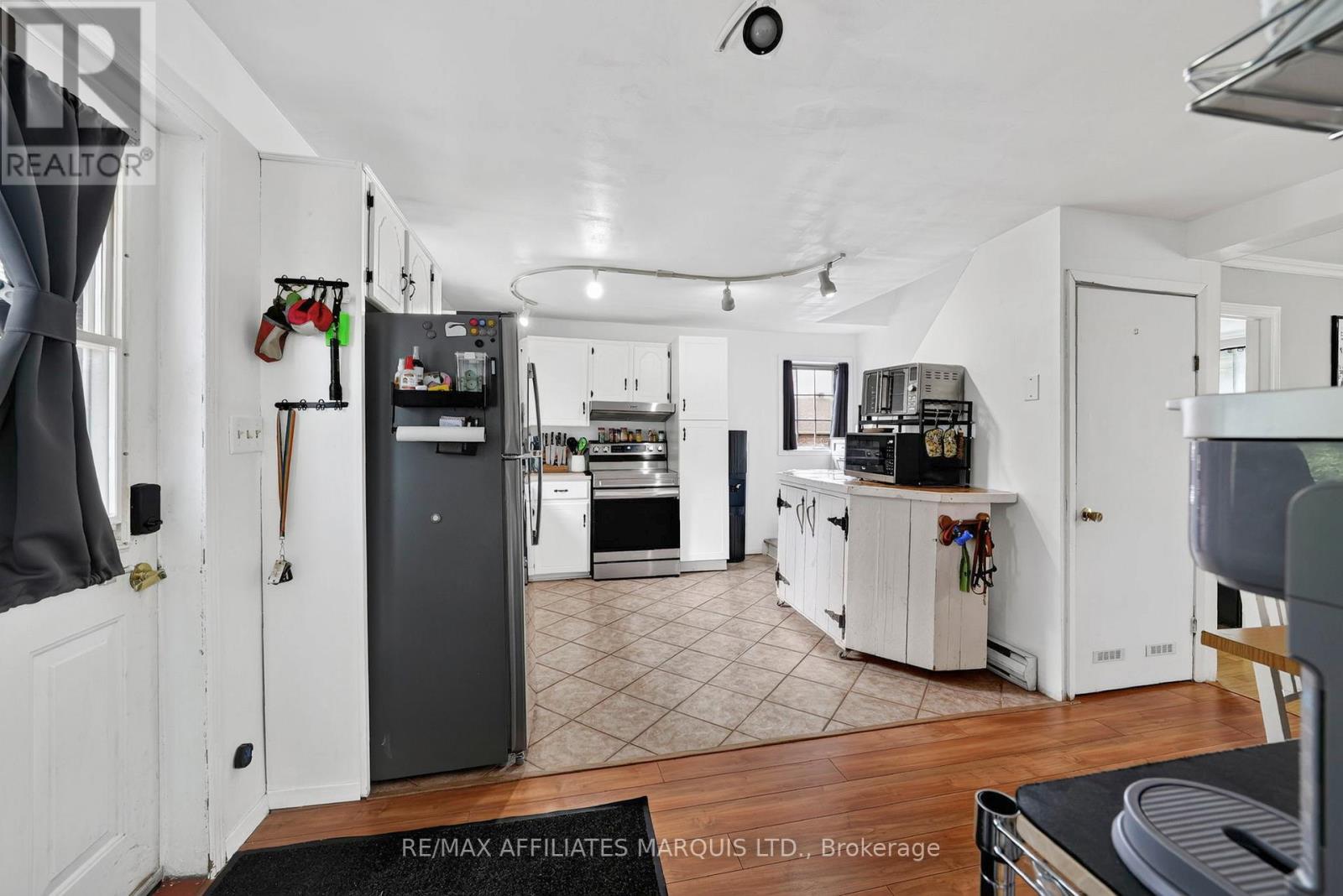 928 Pacific Lane, Cornwall, Ontario K6H 3Y9 - Photo 3 - X13486408
