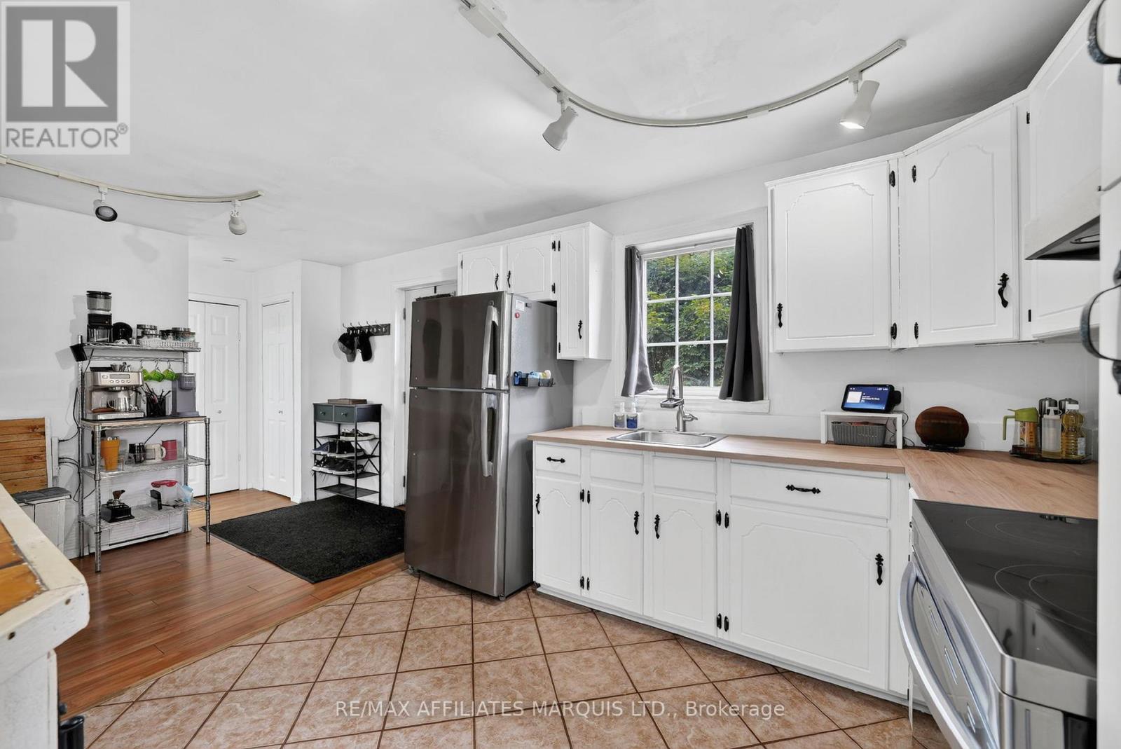 928 Pacific Lane, Cornwall, Ontario K6H 3Y9 - Photo 4 - X13486408