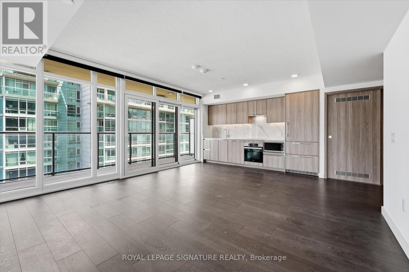3003 - 1 Concord Cityplace Way, Toronto, Ontario  M5V 0T5 - Photo 14 - C13486494
