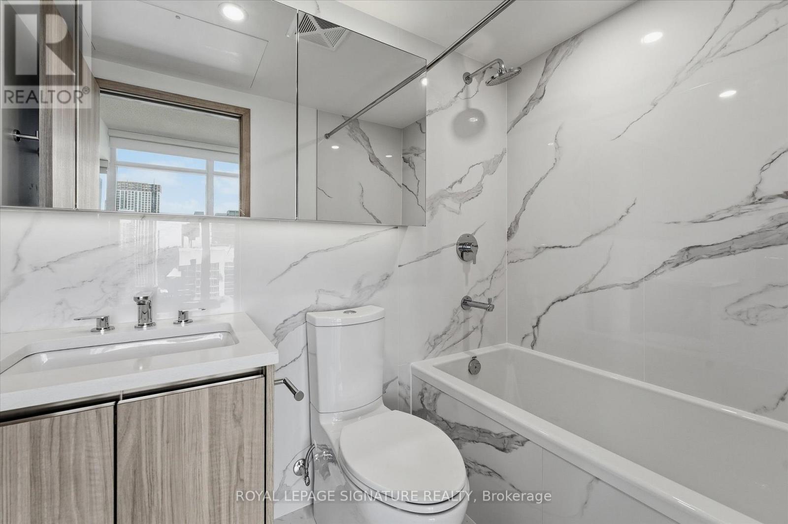 3003 - 1 Concord Cityplace Way, Toronto, Ontario  M5V 0T5 - Photo 15 - C13486494