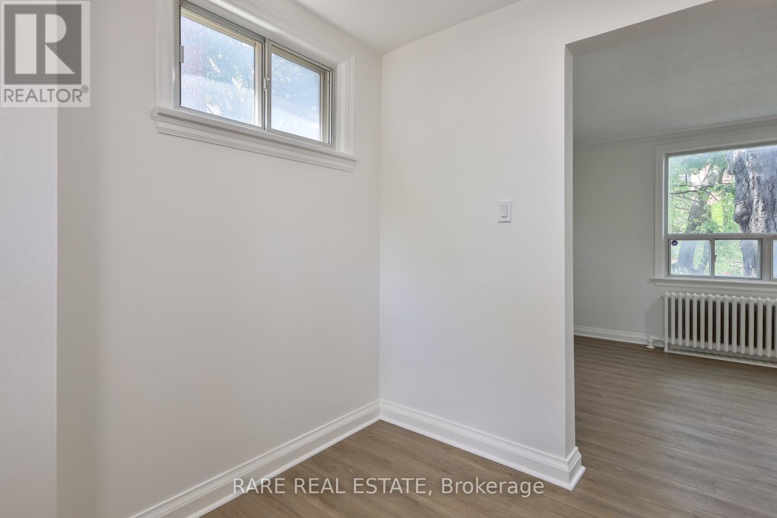 B - 2367 1/2 Queen Street, Toronto, Ontario  M4E 1H2 - Photo 12 - E13486442