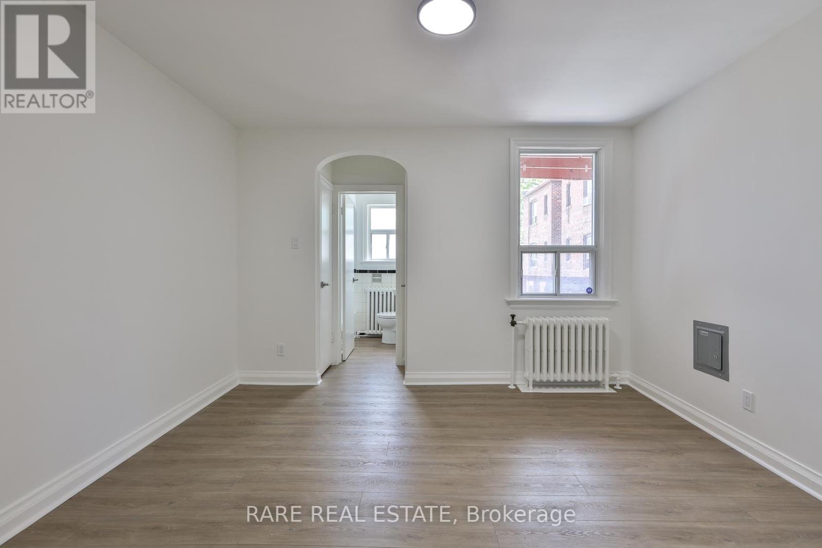 B - 2367 1/2 Queen Street, Toronto, Ontario  M4E 1H2 - Photo 14 - E13486442
