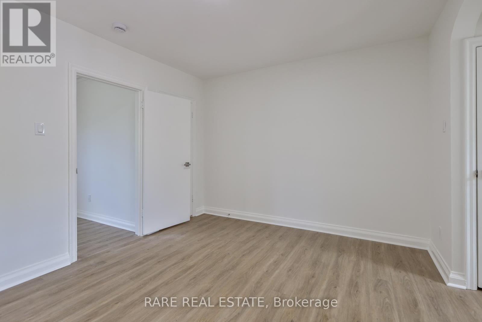 B - 2367 1/2 Queen Street, Toronto, Ontario  M4E 1H2 - Photo 15 - E13486442