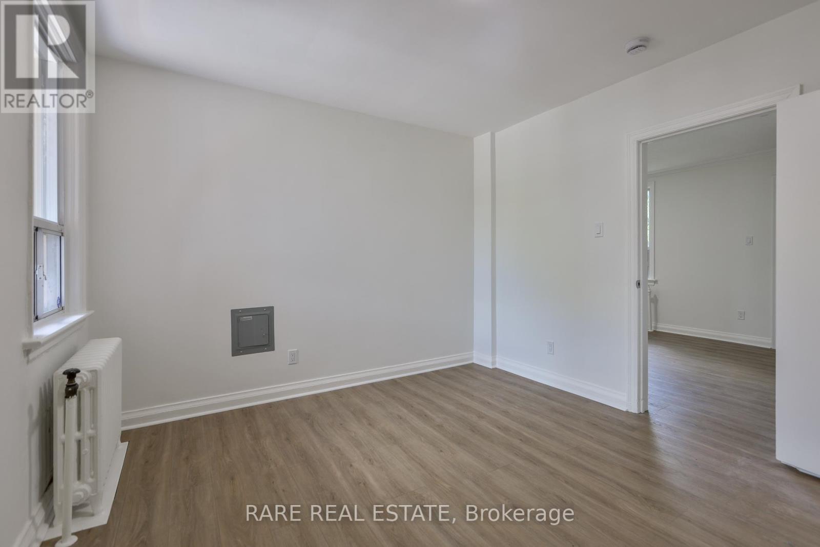 B - 2367 1/2 Queen Street, Toronto, Ontario  M4E 1H2 - Photo 16 - E13486442