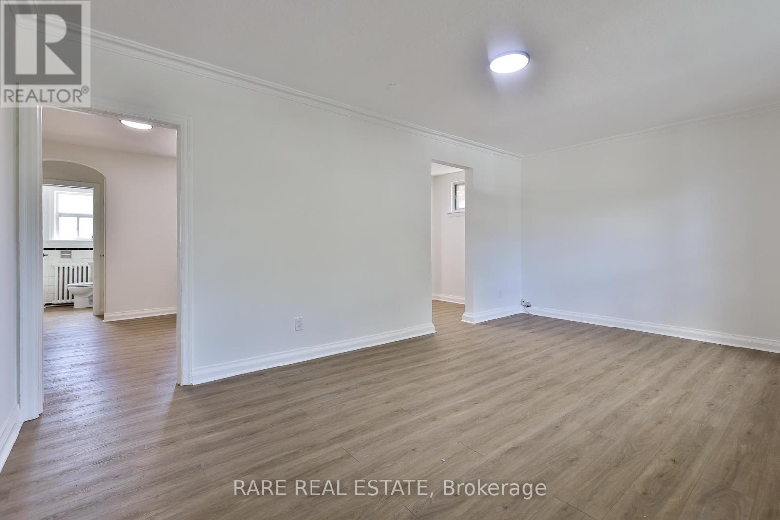 B - 2367 1/2 Queen Street, Toronto, Ontario  M4E 1H2 - Photo 2 - E13486442