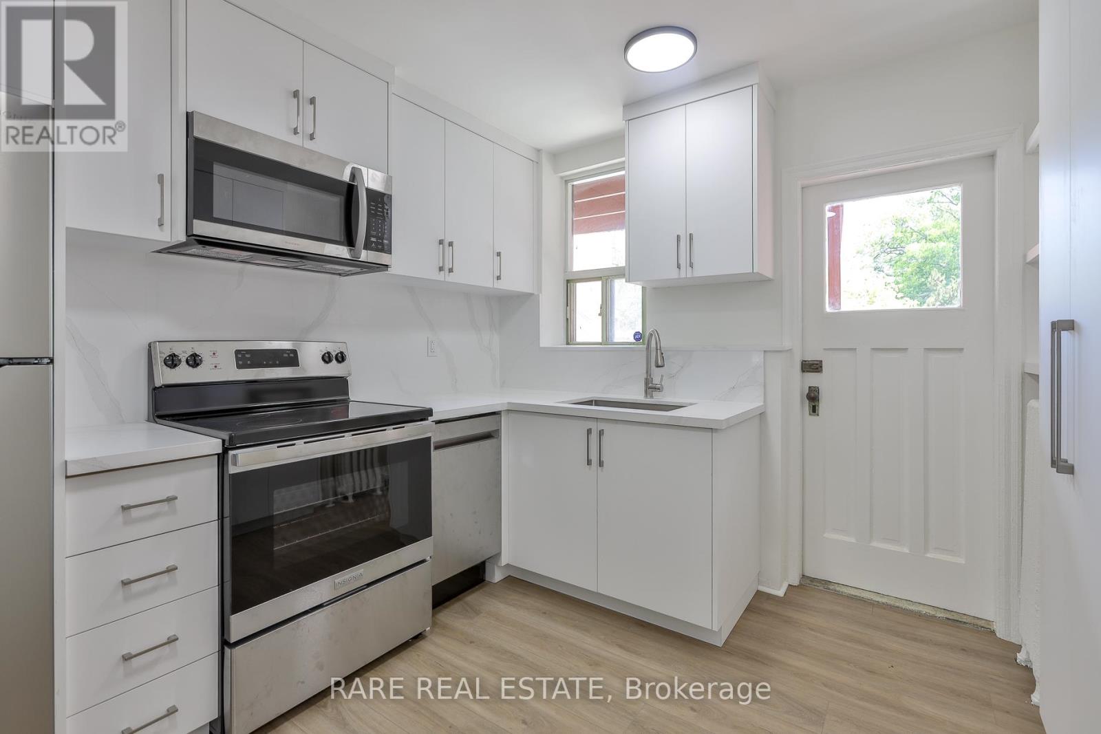 B - 2367 1/2 Queen Street, Toronto, Ontario  M4E 1H2 - Photo 9 - E13486442