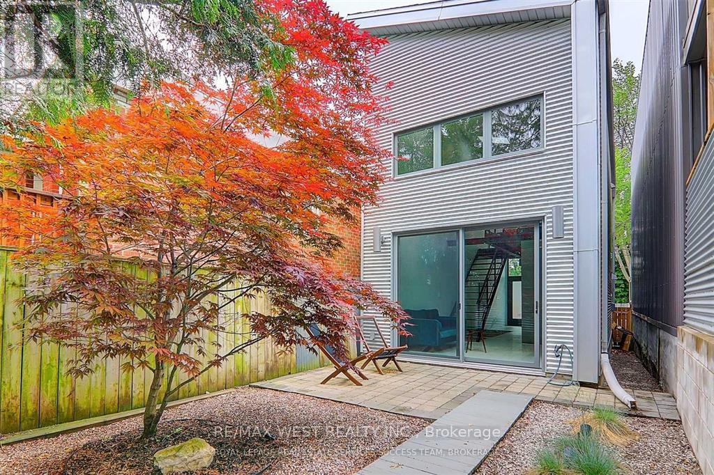 781 CRAVEN ROAD, Toronto, Ontario