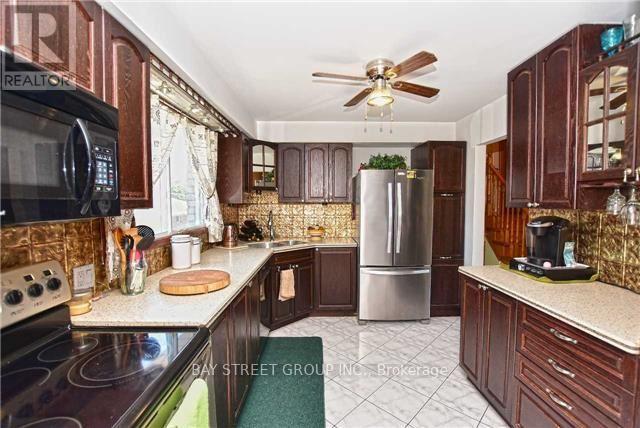 37 Caledon Court, Oshawa, Ontario  L1G 7L6 - Photo 10 - E13486506