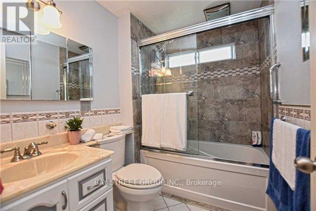 37 Caledon Court, Oshawa, Ontario  L1G 7L6 - Photo 2 - E13486506
