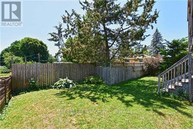37 Caledon Court, Oshawa, Ontario  L1G 7L6 - Photo 3 - E13486506
