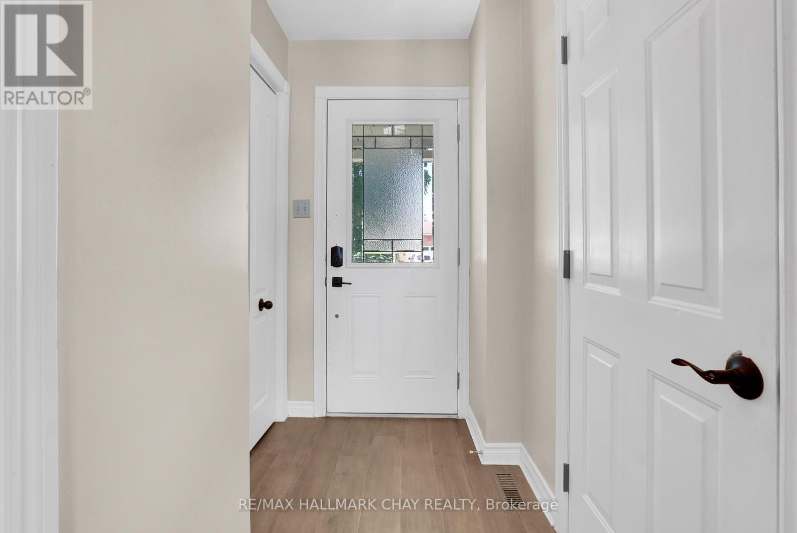 162 Ritchie Crescent, Springwater, Ontario  L0L 1P0 - Photo 3 - S13486486