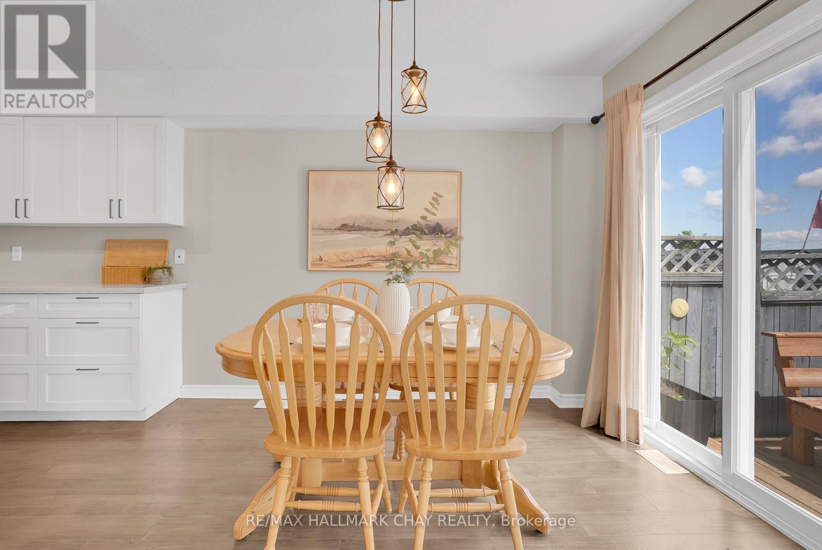 162 Ritchie Crescent, Springwater, Ontario  L0L 1P0 - Photo 7 - S13486486