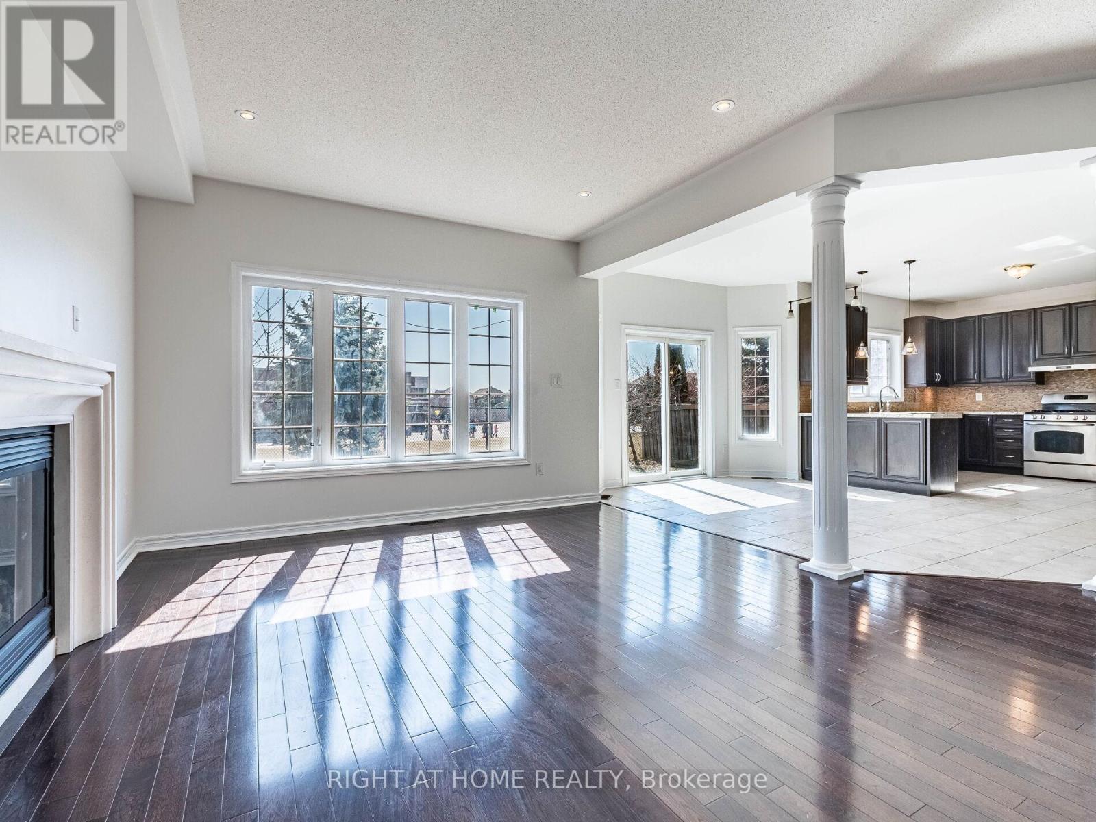 5441 Valhalla Crescent, Mississauga, Ontario  L5M 0K5 - Photo 12 - W13486448